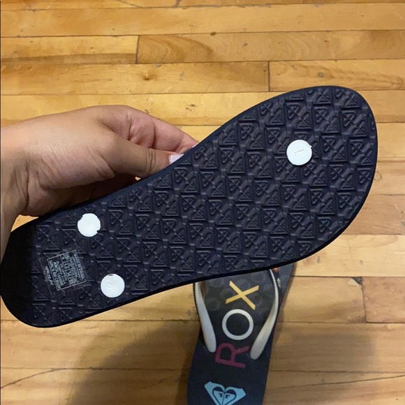 BRAND NEW Roxbury FLIP FLOP - Picture 2 of 2